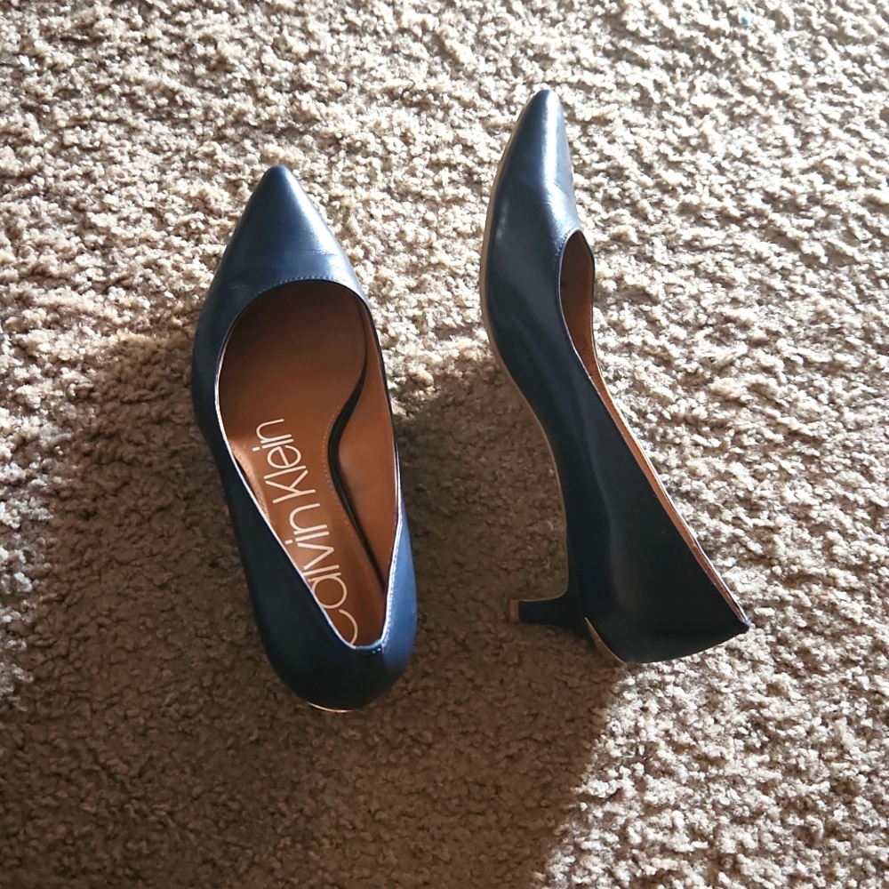 Calvin Klein Navy Blue & Gold Accent Kitten Heels